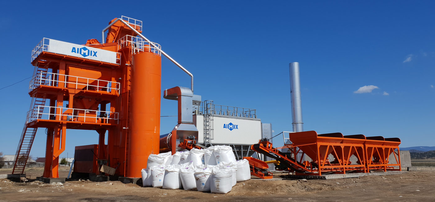 asphalt mixing plant in the construction site