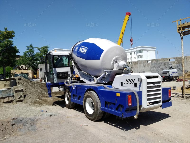 Self Loading Concrete Mixer